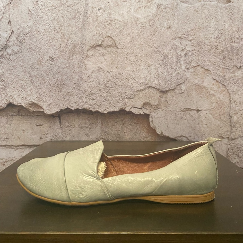 Bueno Sage Leather Flats